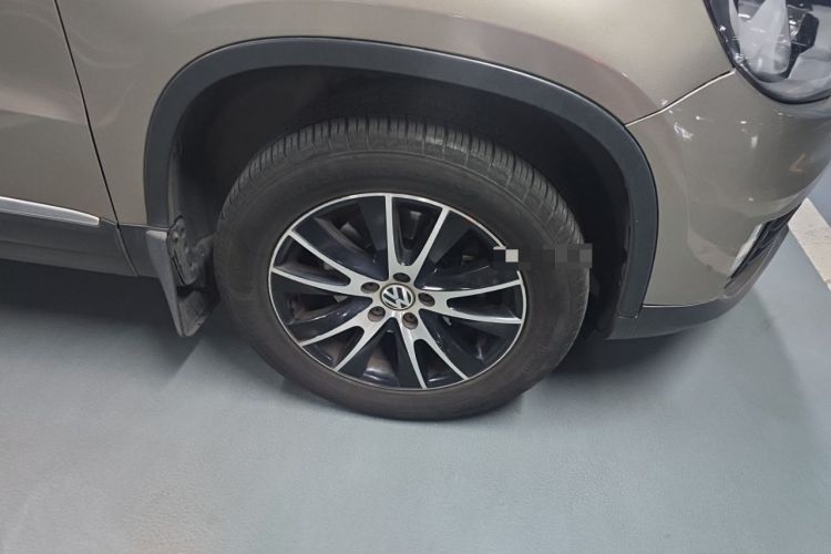 Used Volkswagen Tiguan 2013 1.8TSI Automatic Two-Wheel Drive Luxury Model Right Front Wheel Hub