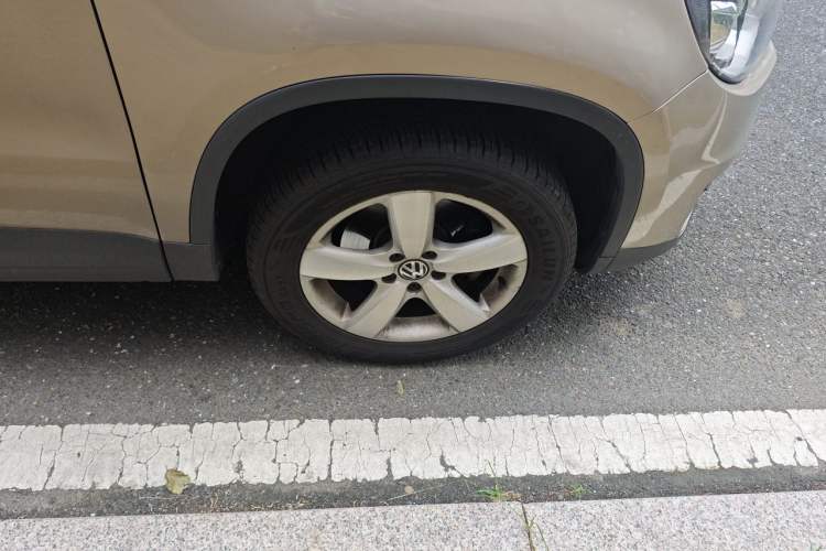 Used Volkswagen Tiguan 2013 1.8 TSI Automatic Two-Wheel Drive Comfort Edition Right Front Wheel Hub
