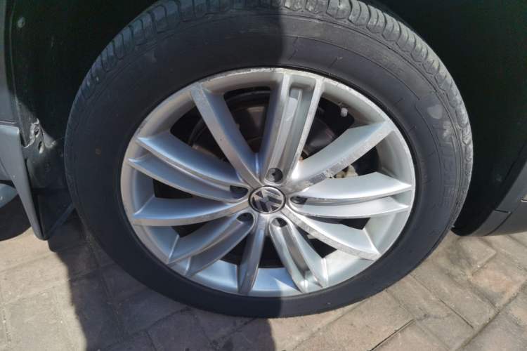Used Volkswagen Tiguan 2013 1.8TSI Automatic Two-Wheel Drive Luxury Model Right Front Wheel Hub
