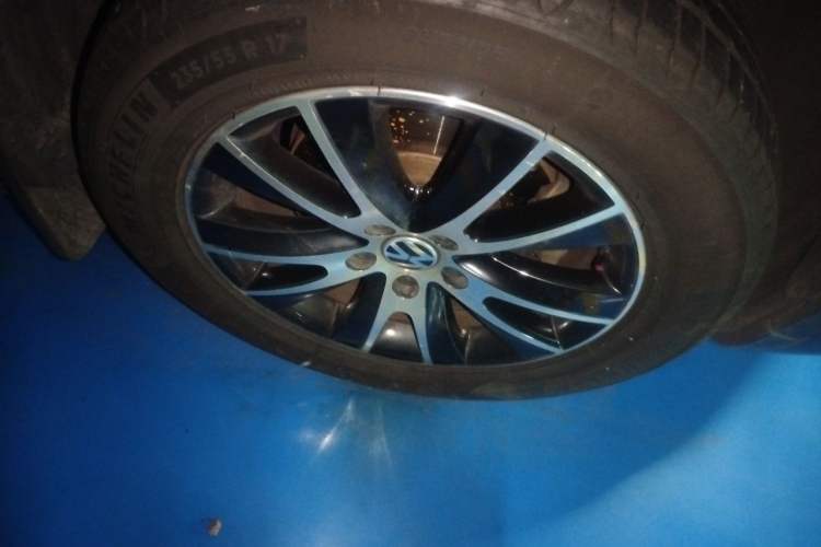 Used Volkswagen Tiguan 2013 1.8TSI Automatic Two-Wheel Drive Luxury Model Right Front Wheel Hub