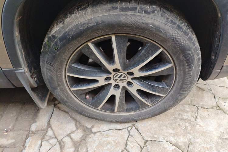 Used Volkswagen Tiguan 2013 1.8TSI Automatic All-Wheel-Drive Comfort Edition Right Front Wheel Hub