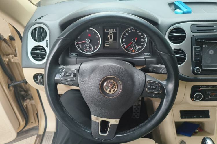 Used Volkswagen Tiguan 2013 2.0 TSI Automatic All-Wheel-Drive Flagship Edition Steering Wheel