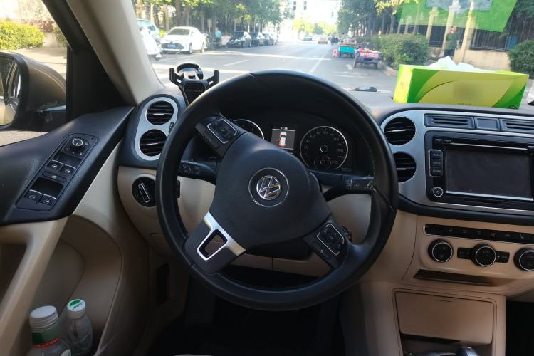 Used Volkswagen Tiguan 2013 1.8TSI Automatic Two-Wheel Drive Luxury Model Steering Wheel