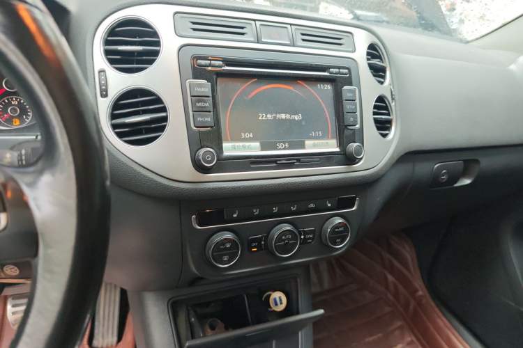 Used Volkswagen Tiguan 2014 1.8TSI Automatic 2WD 30th Anniversary Edition Audio And AC Panel