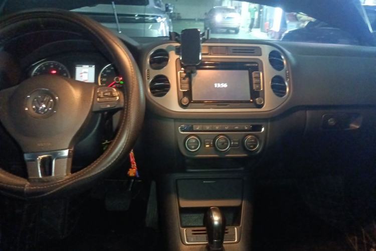 Used Volkswagen Tiguan 2014 1.8TSI Automatic 2WD 30th Anniversary Edition Center Console