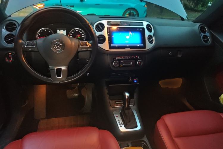 Used Volkswagen Tiguan 2014 2.0 TSI Exclusive Edition Center Console