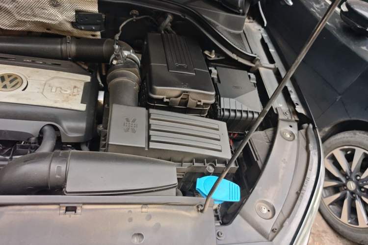 Used Volkswagen Tiguan 2014 2.0 TSI Exclusive Edition Engine Bay Left