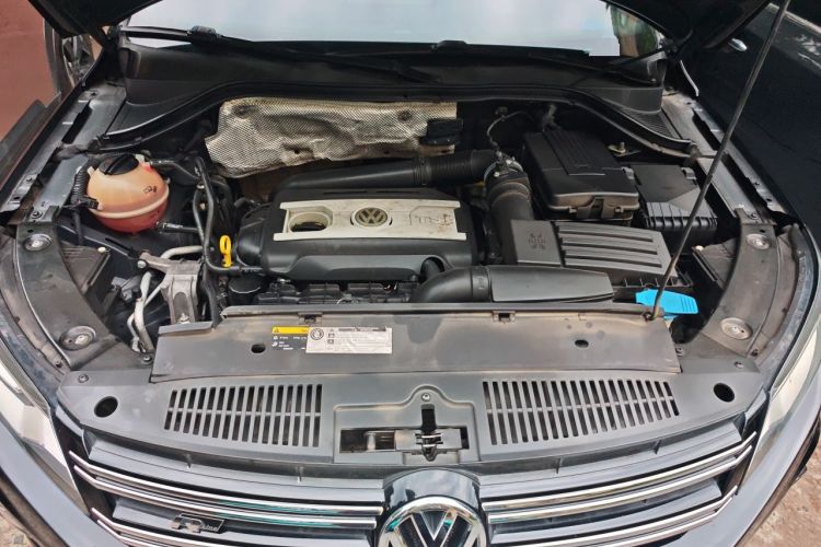 Used Volkswagen Tiguan 2014 2.0 TSI Exclusive Edition Engine Bay