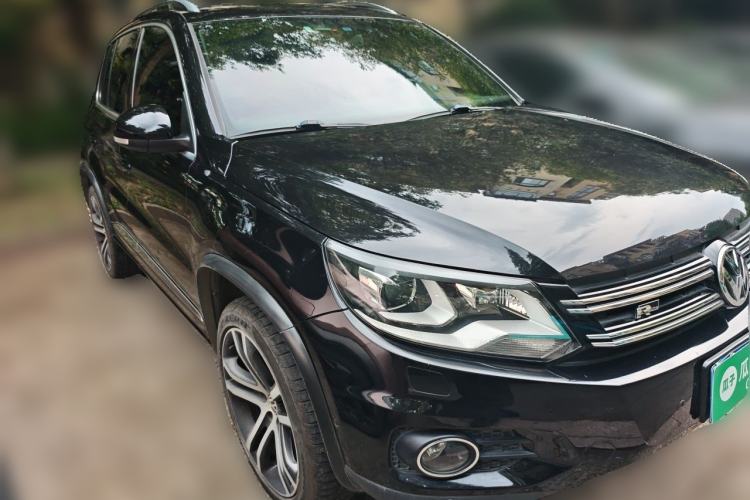 Used Volkswagen Tiguan 2014 2.0 TSI Exclusive Edition Front Right 45 Deg