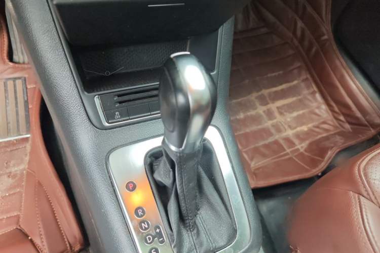 Used Volkswagen Tiguan 2014 1.8TSI Automatic 2WD 30th Anniversary Edition Gear Lever