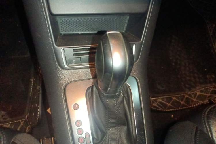 Used Volkswagen Tiguan 2014 1.8TSI Automatic 2WD 30th Anniversary Edition Gear Lever