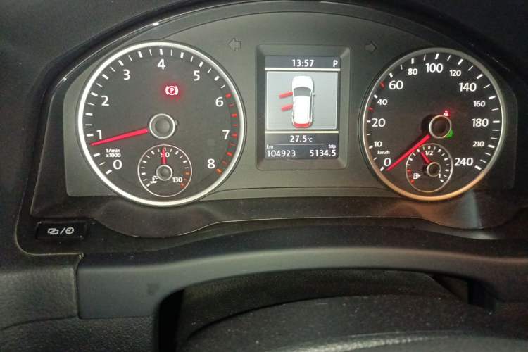 Used Volkswagen Tiguan 2014 1.8TSI Automatic 2WD 30th Anniversary Edition Odometer Close Up