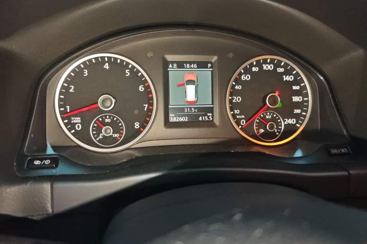 Used Volkswagen Tiguan 2014 2.0 TSI Exclusive Edition Odometer Close Up