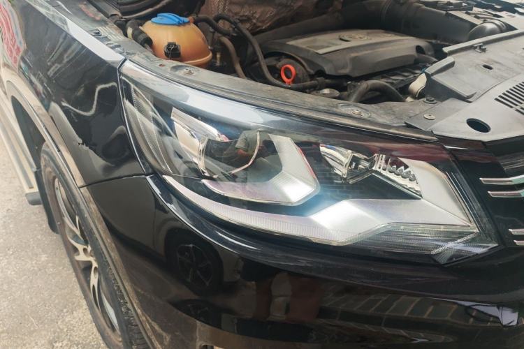 Used Volkswagen Tiguan 2014 1.8TSI Automatic 2WD 30th Anniversary Edition Right Front Headlight