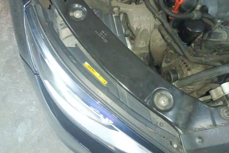 Used Volkswagen Tiguan 2014 1.8TSI Automatic 2WD 30th Anniversary Edition Right Front Headlight
