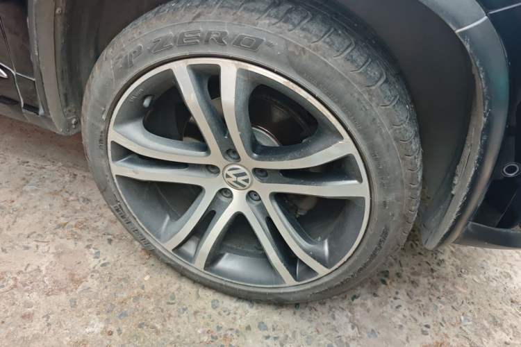 Used Volkswagen Tiguan 2014 2.0 TSI Exclusive Edition Right Front Wheel Hub