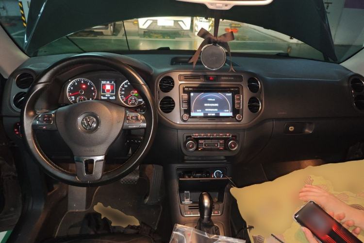 Used Volkswagen Tiguan 2014 2.0 TSI Exclusive Edition Center Console