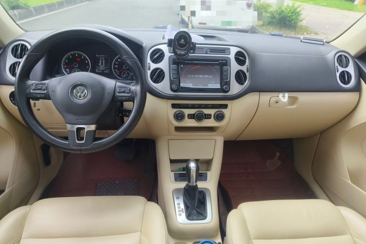 Used Volkswagen Tiguan 2014 1.8TSI Automatic 2WD 30th Anniversary Edition Center Console