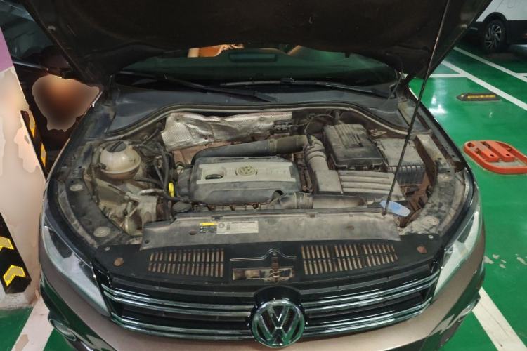 Used Volkswagen Tiguan 2014 2.0 TSI Exclusive Edition Engine Bay