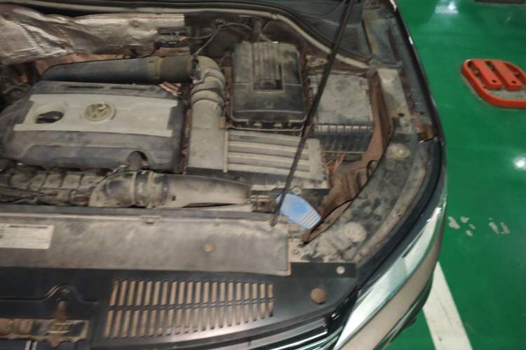 Used Volkswagen Tiguan 2014 2.0 TSI Exclusive Edition Engine Bay Left
