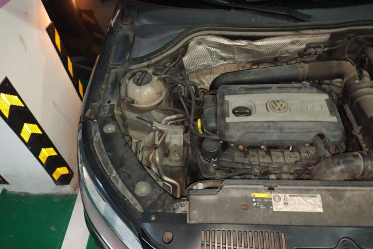 Used Volkswagen Tiguan 2014 2.0 TSI Exclusive Edition Engine Bay Right