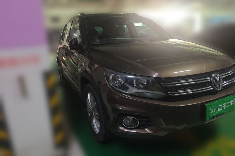 Used Volkswagen Tiguan 2014 2.0 TSI Exclusive Edition Front Right 45 Deg