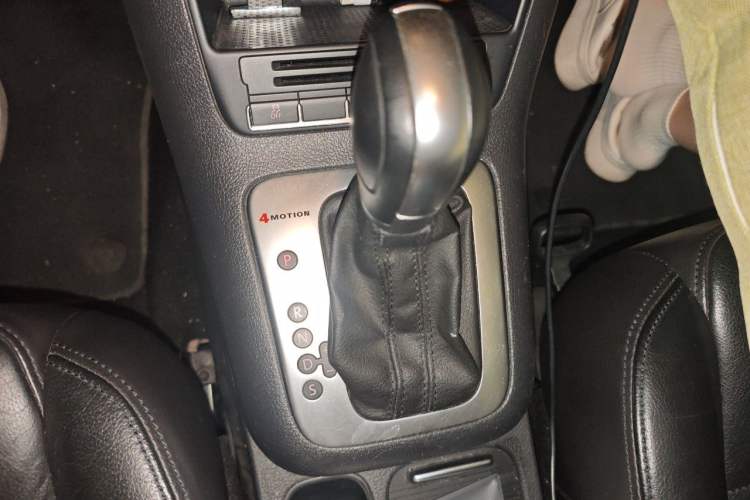 Used Volkswagen Tiguan 2014 2.0 TSI Exclusive Edition Gear Lever