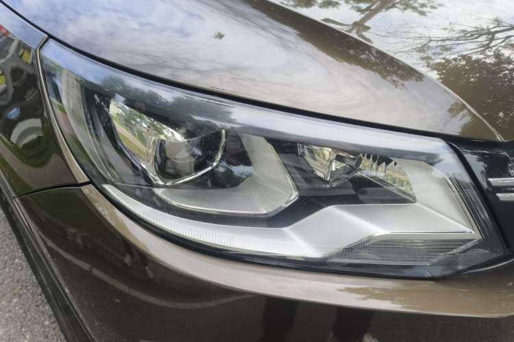 Used Volkswagen Tiguan 2014 1.8TSI Automatic 2WD 30th Anniversary Edition Right Front Headlight