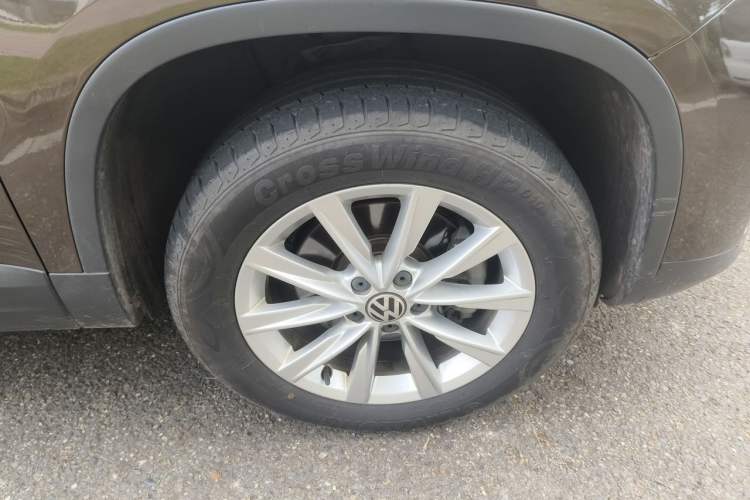 Used Volkswagen Tiguan 2014 1.8TSI Automatic 2WD 30th Anniversary Edition Right Front Wheel Hub