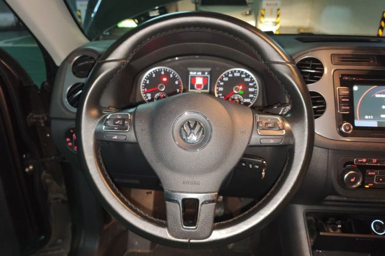 Used Volkswagen Tiguan 2014 2.0 TSI Exclusive Edition Steering Wheel