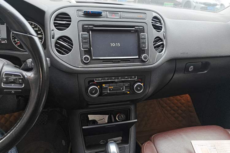 Used Volkswagen Tiguan 2014 2.0 TSI Exclusive Edition Audio And AC Panel