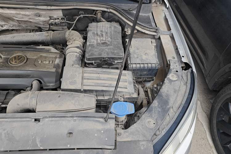 Used Volkswagen Tiguan 2014 2.0 TSI Exclusive Edition Engine Bay Left