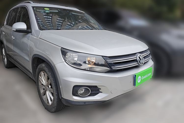 Used Volkswagen Tiguan 2014 2.0 TSI Exclusive Edition Front Right 45 Deg