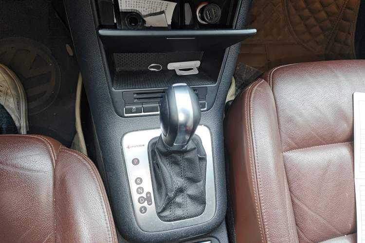 Used Volkswagen Tiguan 2014 2.0 TSI Exclusive Edition Gear Lever