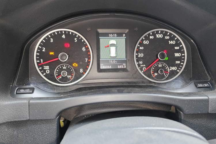 Used Volkswagen Tiguan 2014 2.0 TSI Exclusive Edition Odometer Close Up