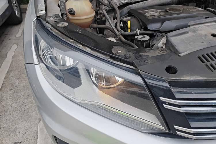 Used Volkswagen Tiguan 2014 2.0 TSI Exclusive Edition Right Front Headlight