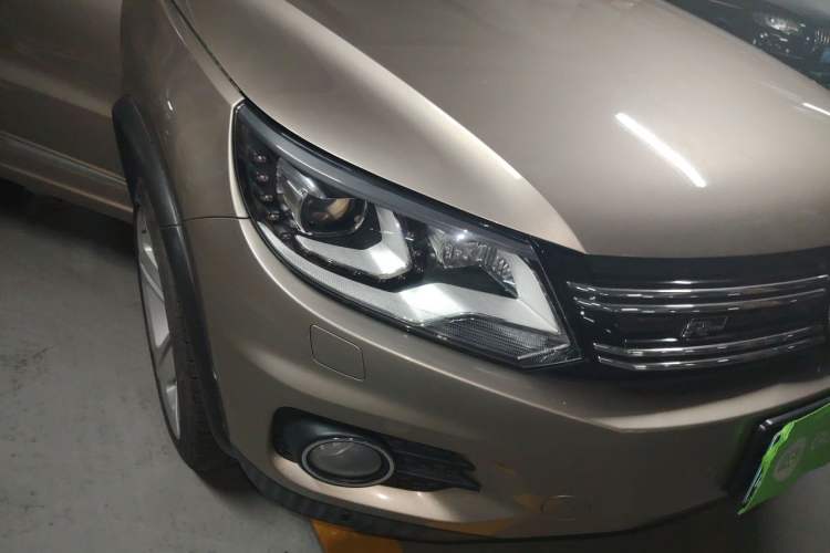 Used Volkswagen Tiguan 2014 2.0 TSI Exclusive Edition Right Front Headlight