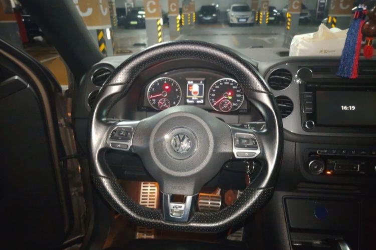Used Volkswagen Tiguan 2014 2.0 TSI Exclusive Edition Steering Wheel
