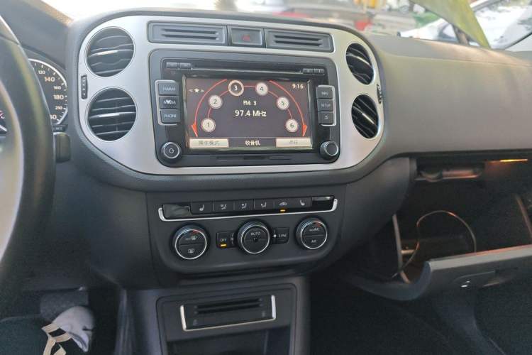 Used Volkswagen Tiguan 2014 1.8TSI Automatic 2WD 30th Anniversary Edition Audio And AC Panel