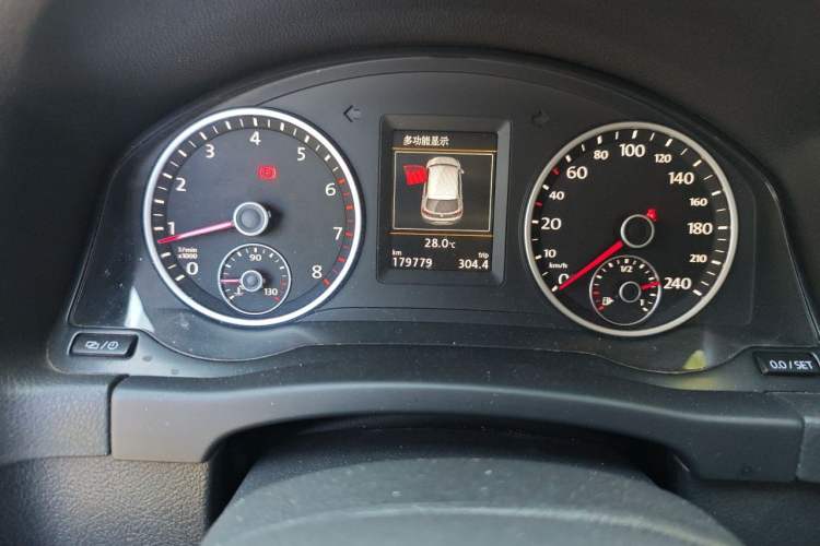 Used Volkswagen Tiguan 2014 1.8TSI Automatic 2WD 30th Anniversary Edition Odometer Close Up