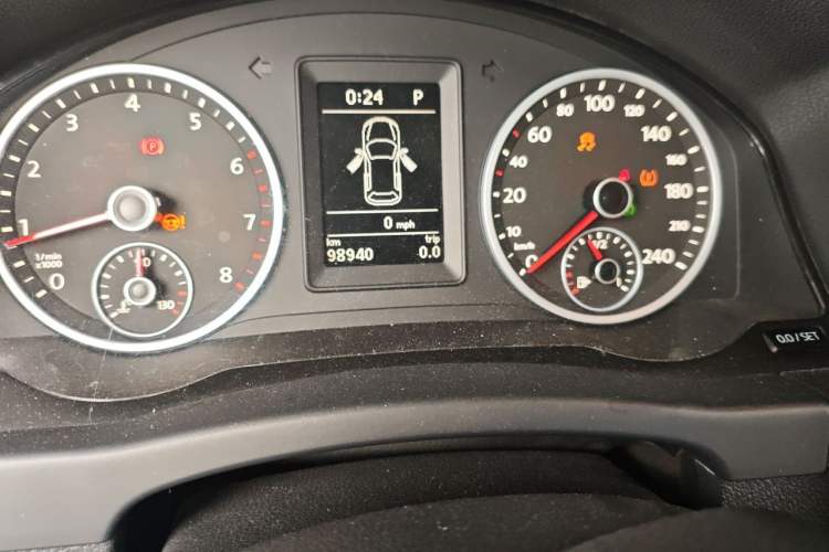 Used Volkswagen Tiguan 2014 1.8TSI Automatic 2WD 30th Anniversary Edition Odometer Close Up