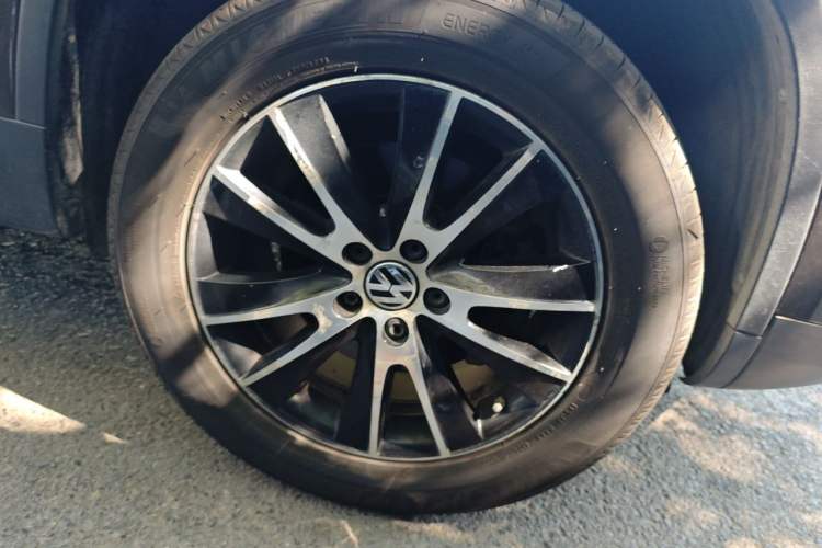 Used Volkswagen Tiguan 2014 1.8TSI Automatic 2WD 30th Anniversary Edition Right Front Wheel Hub