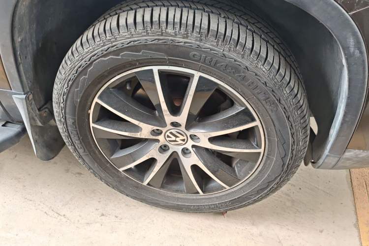 Used Volkswagen Tiguan 2014 1.8TSI Automatic 2WD 30th Anniversary Edition Right Front Wheel Hub