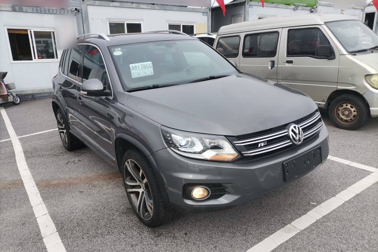 Used Volkswagen Tiguan 2014 2.0 TSI Exclusive Edition Front Right 45 Deg