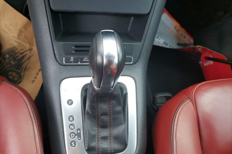 Used Volkswagen Tiguan 2014 2.0 TSI Exclusive Edition Gear Lever