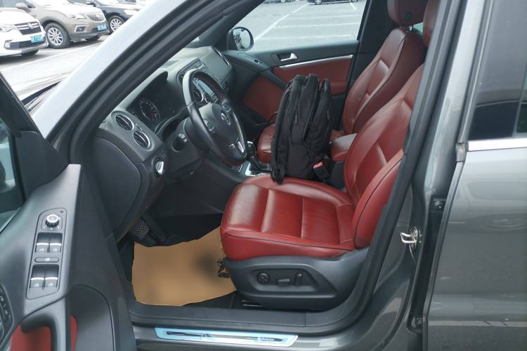 Used Volkswagen Tiguan 2014 2.0 TSI Exclusive Edition Left Front Seat