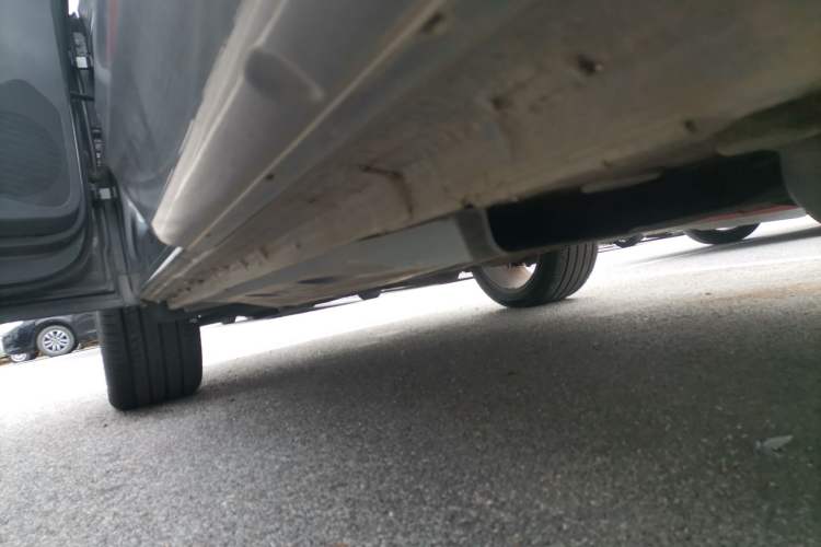 Used Volkswagen Tiguan 2014 2.0 TSI Exclusive Edition Left Side Sill