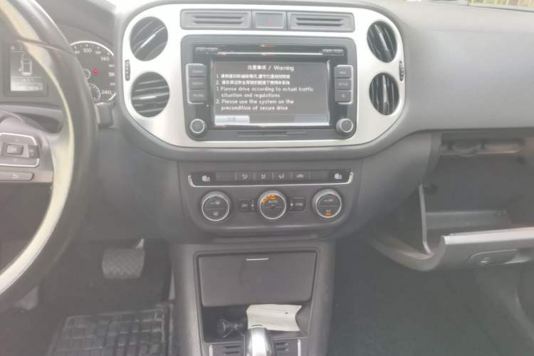 Used Volkswagen Tiguan 2014 1.8TSI Automatic 2WD 30th Anniversary Edition Audio And AC Panel