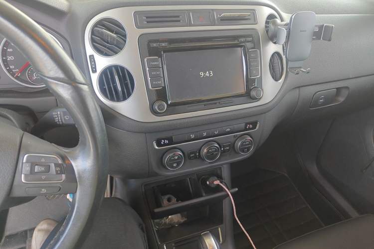 Used Volkswagen Tiguan 2014 1.8TSI Automatic 2WD 30th Anniversary Edition Audio And AC Panel