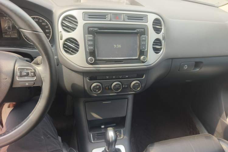 Used Volkswagen Tiguan 2014 1.8TSI Automatic 2WD 30th Anniversary Edition Audio And AC Panel